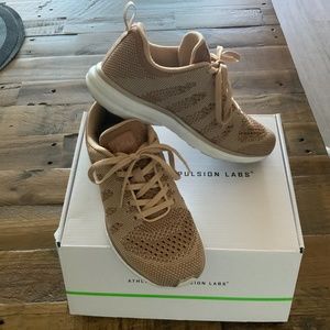 💛APL Gold Sneakers